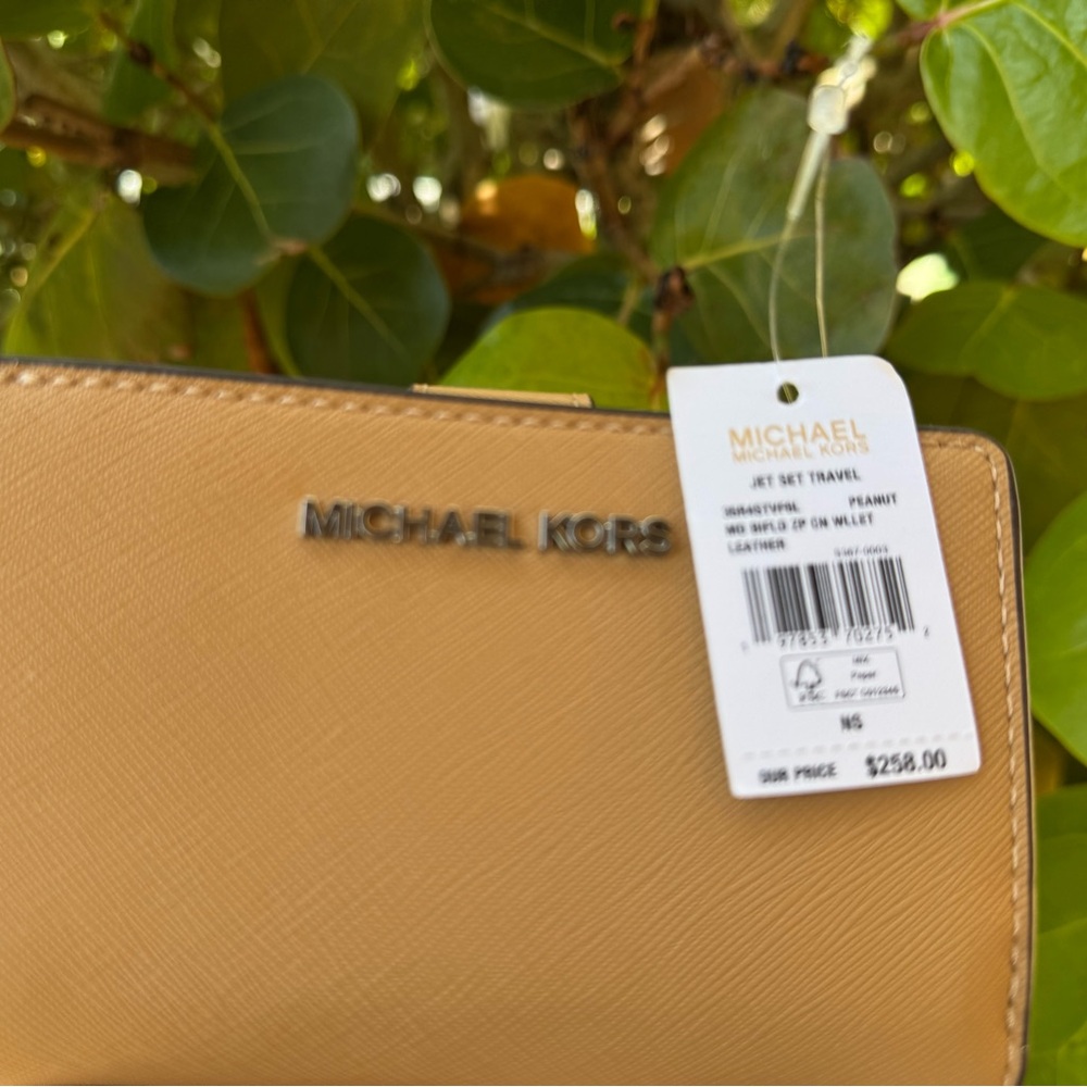 Michael Kors Jet Set Travel Bifold Wallet Peanut - Picture 7 of 11